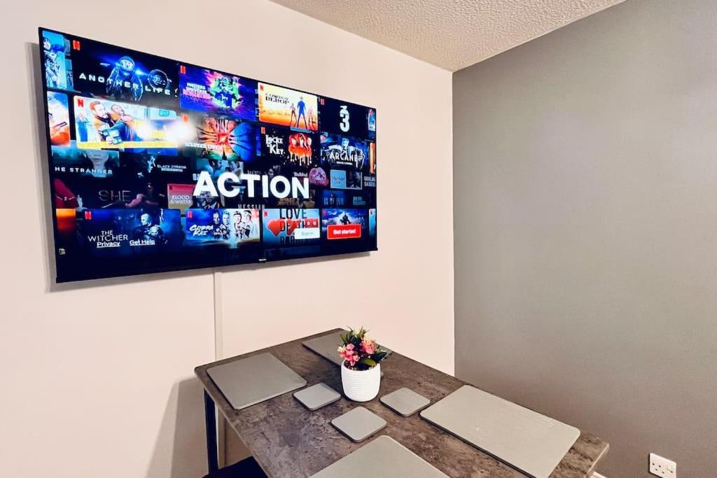 Urban Bliss Stylish Townhouse With Free Parking For A Convenient City Stay Liverpool Dış mekan fotoğraf
